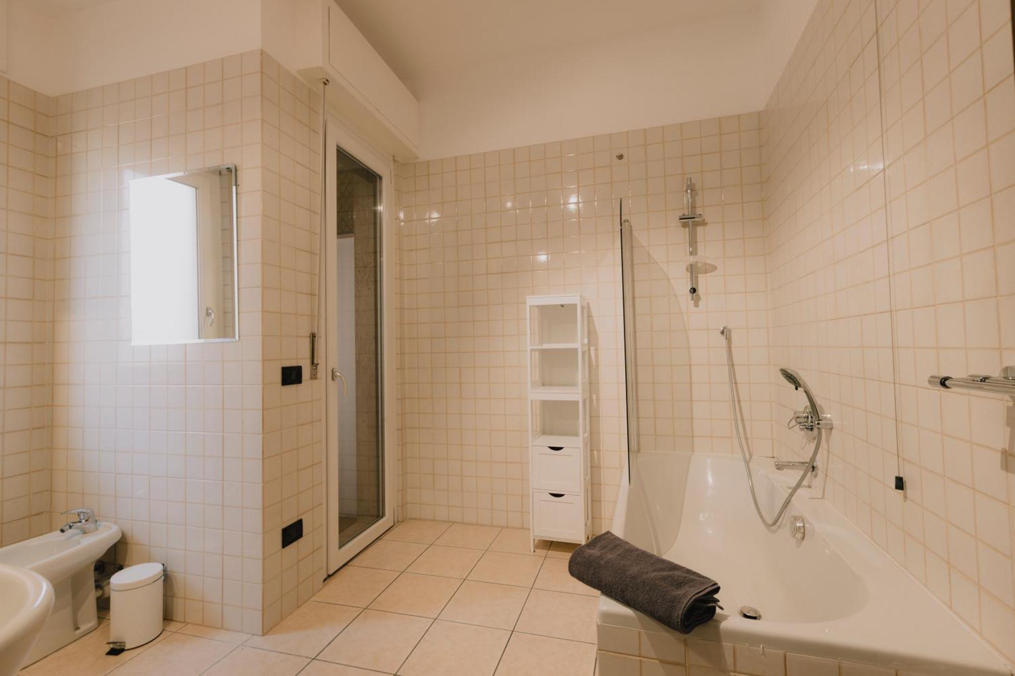 Arena Luxury Apartment Verona Luaran gambar