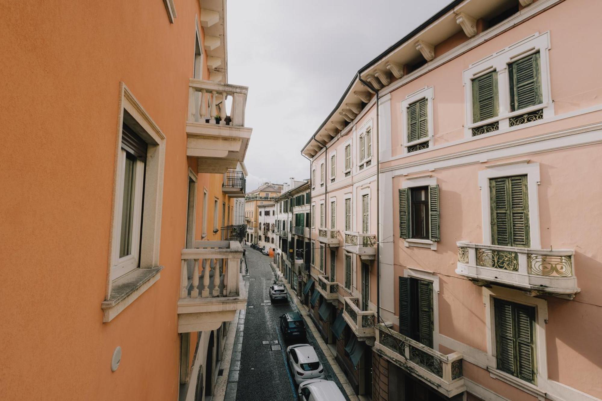 Arena Luxury Apartment Verona Luaran gambar