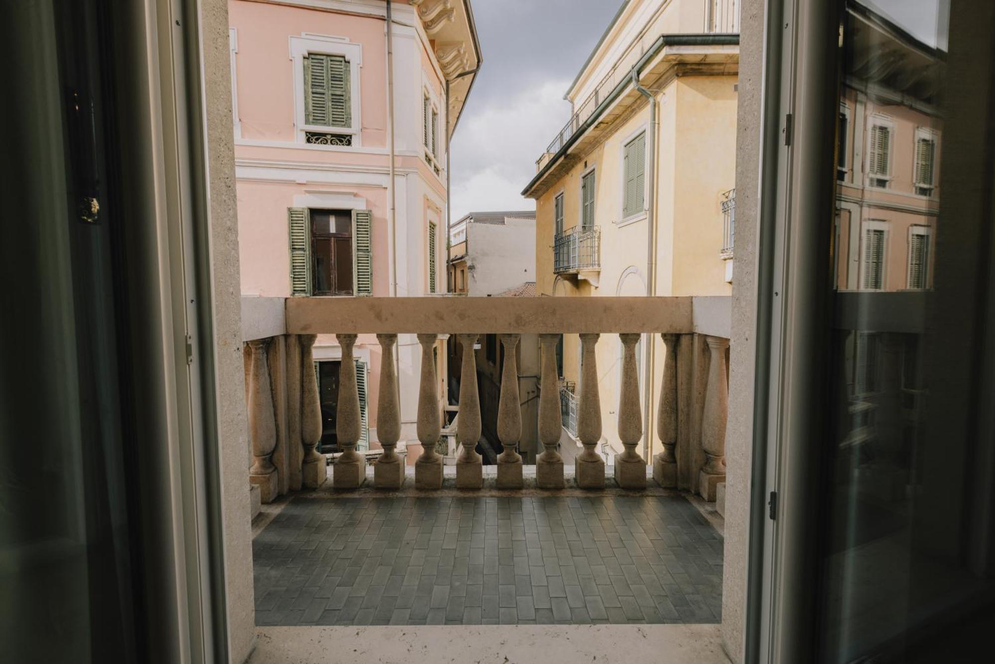 Arena Luxury Apartment Verona Luaran gambar